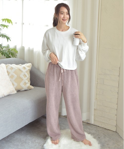 ad thie(アドティエ)の「ボア ロング パンツ(ルームウェア/パジャマ・レディース・チャコール/ピンク/ブラック/ブルー/ミント/オフホワイト/ナチュラル/ネイビー・FREE)」の20枚目の写真
