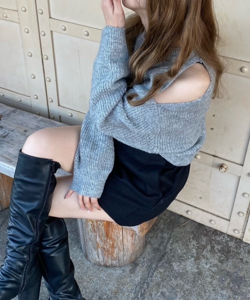 Reurie'（レウリィ）の「【ZOZO限定カラー有】オープンショルダーニット /肩開き ルーズニット カラーニット プルオーバー ショート丈  アイボリー グレー グリーン（ニット/セーター・レディース・アイボリー/チャコールグレー/グリーン/グレー・FREE）」の11枚目の写真