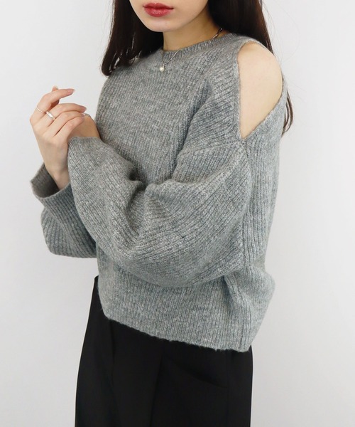 Reurie'（レウリィ）の「【ZOZO限定カラー有】オープンショルダーニット /肩開き ルーズニット カラーニット プルオーバー ショート丈  アイボリー グレー グリーン（ニット/セーター・レディース・アイボリー/チャコールグレー/グリーン/グレー・FREE）」の12枚目の写真