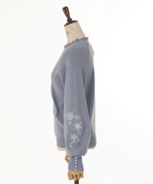 月雪ページ axes femme（アクシーズファム）の「雪の結晶刺繍ニット（ニット