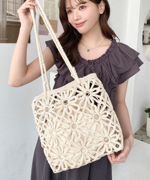 moment+（モーメントプラス）の「フラワー編みトートバッグ（トートバッグ・レディース・ブラック/アイボリー・FREE）」の14枚目の写真