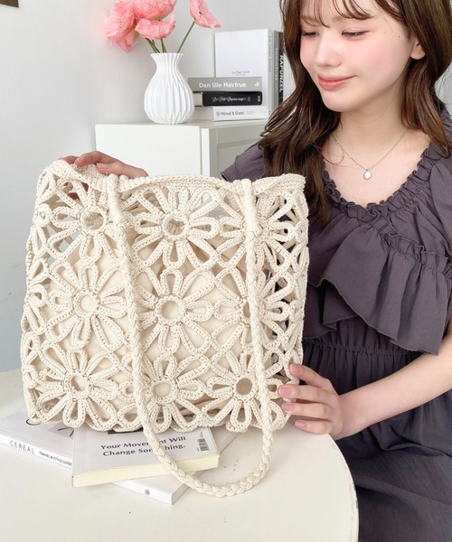 moment+（モーメントプラス）の「フラワー編みトートバッグ（トートバッグ・レディース・ブラック/アイボリー・FREE）」の15枚目の写真