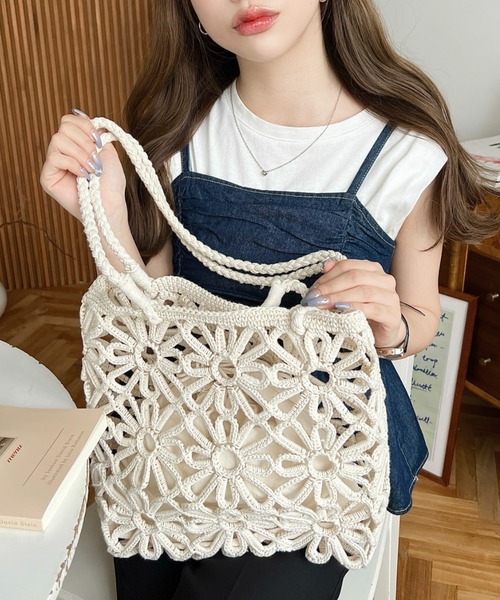 moment+（モーメントプラス）の「フラワー編みトートバッグ（トートバッグ・レディース・ブラック/アイボリー・FREE）」の19枚目の写真