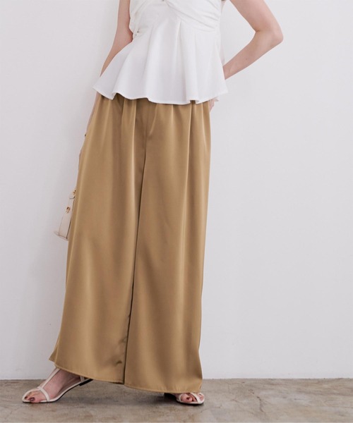 UR'S（ユアーズ）の「サテンイージードレープパンツ（その他パンツ・レディース・スミクロ/カーキ/アイボリー/キャメル/ダークブラウン・L/S/M）」の5枚目の写真
