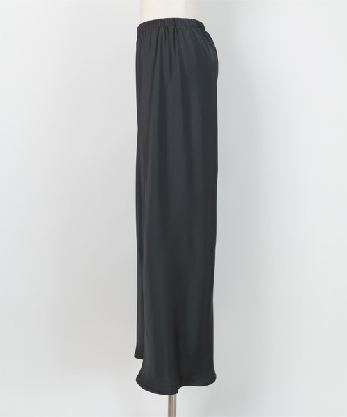 UR'S（ユアーズ）の「サテンイージードレープパンツ（その他パンツ・レディース・スミクロ/カーキ/アイボリー/キャメル/ダークブラウン・L/S/M）」の8枚目の写真