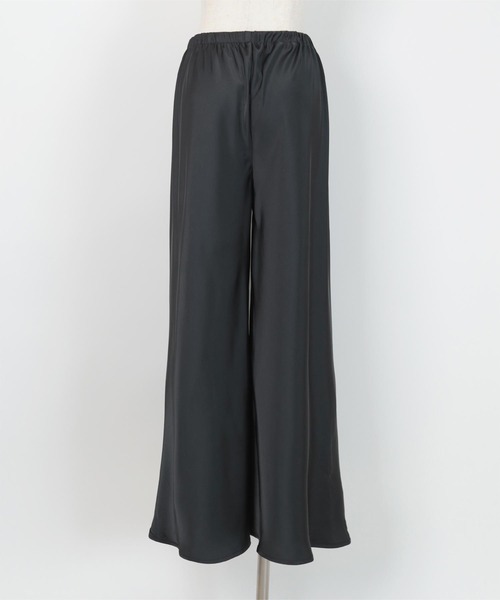 UR'S（ユアーズ）の「サテンイージードレープパンツ（その他パンツ・レディース・スミクロ/カーキ/アイボリー/キャメル/ダークブラウン・L/S/M）」の9枚目の写真