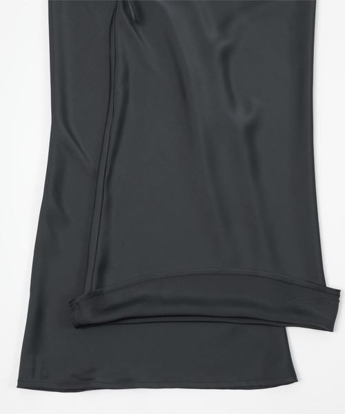 UR'S（ユアーズ）の「サテンイージードレープパンツ（その他パンツ・レディース・スミクロ/カーキ/アイボリー/キャメル/ダークブラウン・L/S/M）」の12枚目の写真