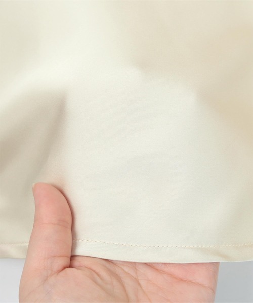 UR'S（ユアーズ）の「サテンイージードレープパンツ（その他パンツ・レディース・スミクロ/カーキ/アイボリー/キャメル/ダークブラウン・L/S/M）」の13枚目の写真