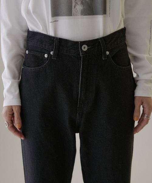 SALON adam et rope'（サロン アダム エ ロペ）の「【追加】COTTON USAセミフレアデニム2（デニムパンツ・レディース・ブルー系その他6/チャコールグレー・X-SMALL/S/M）」の6枚目の写真