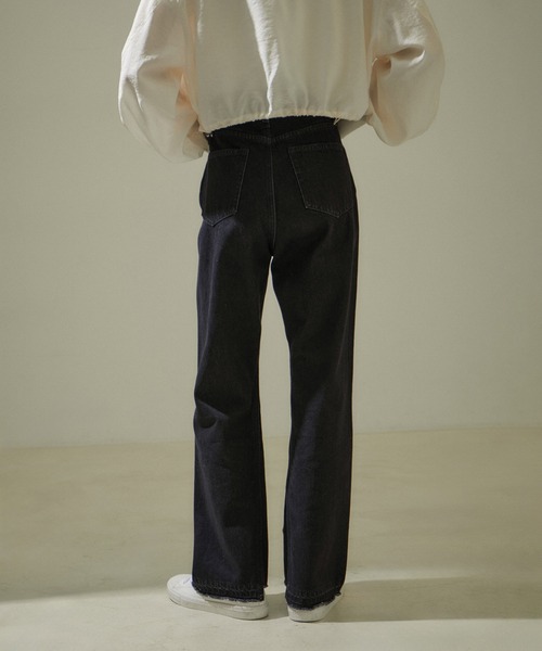 SALON adam et rope'（サロン アダム エ ロペ）の「【追加】COTTON USAセミフレアデニム2（デニムパンツ・レディース・ブルー系その他6/チャコールグレー・X-SMALL/S/M）」の14枚目の写真