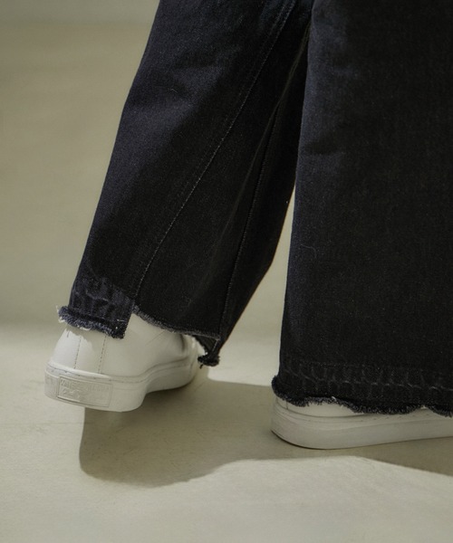 SALON adam et rope'（サロン アダム エ ロペ）の「【追加】COTTON USAセミフレアデニム2（デニムパンツ・レディース・ブルー系その他6/チャコールグレー・X-SMALL/S/M）」の16枚目の写真