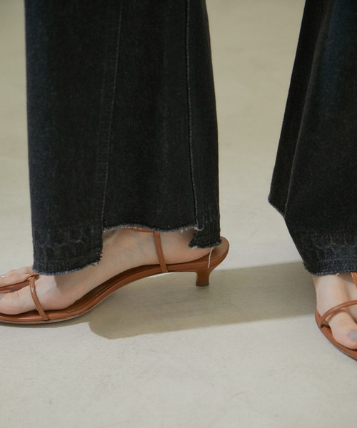 SALON adam et rope'（サロン アダム エ ロペ）の「【追加】COTTON USAセミフレアデニム2（デニムパンツ・レディース・ブルー系その他6/チャコールグレー・X-SMALL/S/M）」の22枚目の写真