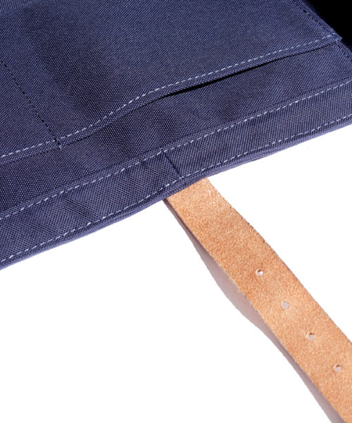 Denime(ドゥニーム)の「NOMAD×Denime NEWS PAPER BAG/ノマド×ドゥニーム ニュースペーパーバッグ(メッセンジャーバッグ・メンズ・ネイビー・FREE)」の8枚目の写真