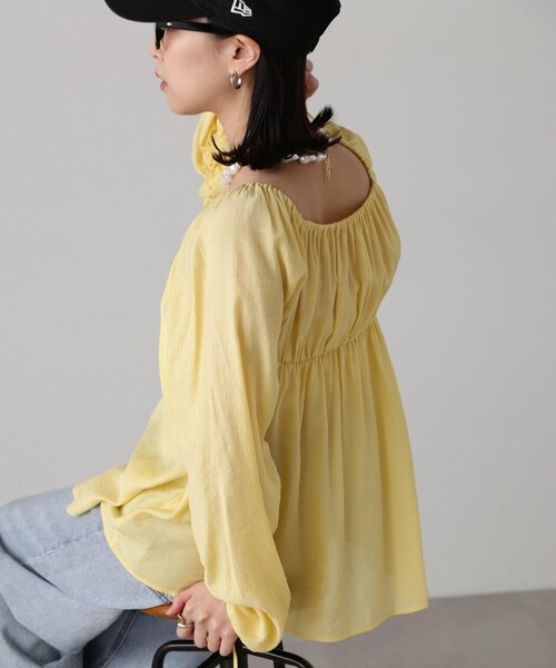 FREE'S MART（フリーズマート）の「フロントスリット2WAYオフショルギャザーブラウス（シャツ/ブラウス・レディース・ブルー/ブラック/ホワイト・FREE）」の5枚目の写真