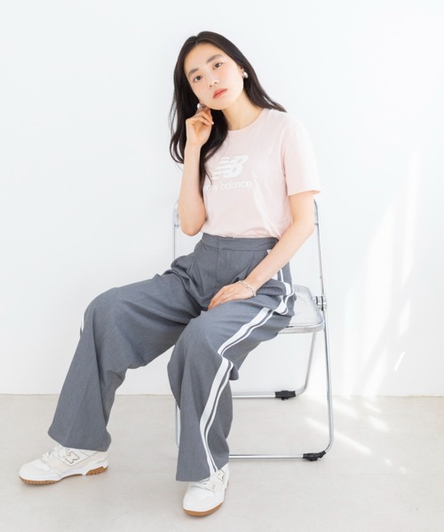 NEW BALANCE（ニューバランス）の「Sport Essentials Stacked Logo ショートスリーブTシャツ（Tシャツ/カットソー・レディース・ブラック/アイボリー/カーキ/ライトブルー/ライトピンク・SMALL/MEDIUM/LARGE/X-LARGE）」の22枚目の写真