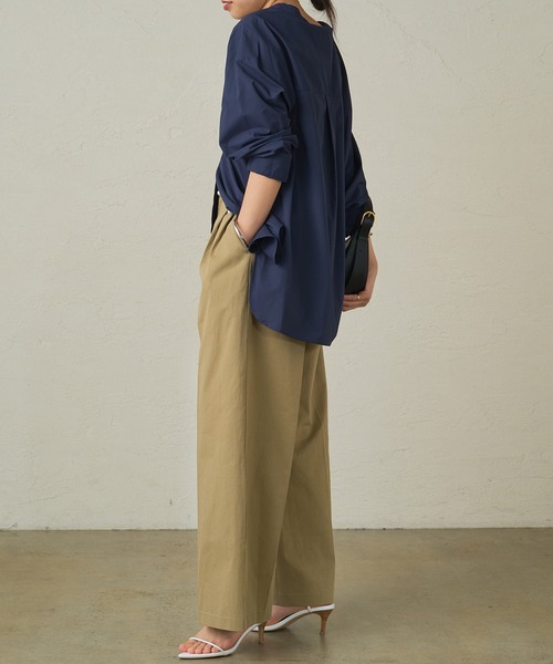 【Loungedress】パールVブラウス LOUNGEDRESS（ラウンジドレス）の「パールVブラウス（シャツ