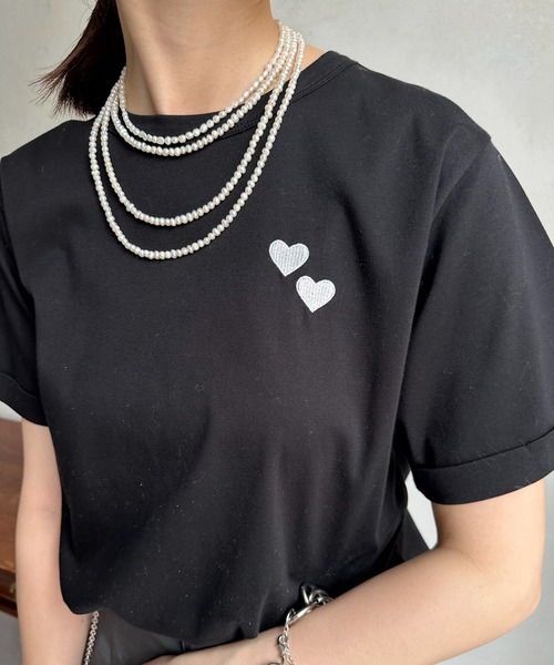 DouDou（ドゥドゥ）の「【WEB限定】ダブルハート刺繍TEE（Tシャツ/カットソー・レディース・ホワイト/ブラック/ホワイト系その他・FREE）」の4枚目の写真