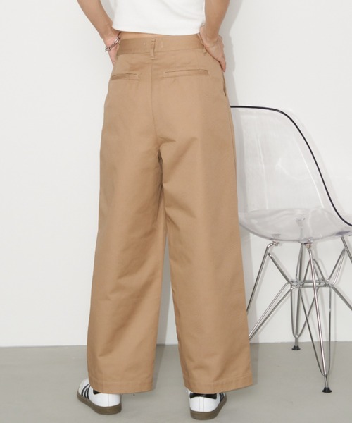 Auntie Rosa Holiday（アンティローザホリデー）の「チノ2タックワイドストレートパンツ（チノパンツ・レディース・ネイビー/キャメル/ブラック・マルチサイズ）」の11枚目の写真
