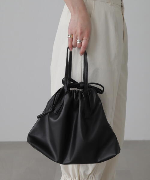 FREE'S MART(フリーズマート)の「◆テープ巾着バッグ(ハンドバッグ・レディース・ブラック/ベージュ・フリ-)」の13枚目の写真