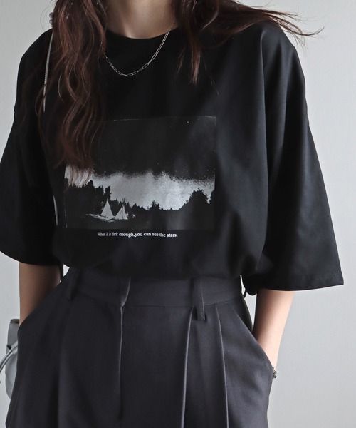 COURO（コウロ）の「HAL×COURO ランドスケープフォトプリントTシャツ（Tシャツ/カットソー・レディース・ブラック/オフホワイト/グレー・FREE）」の10枚目の写真