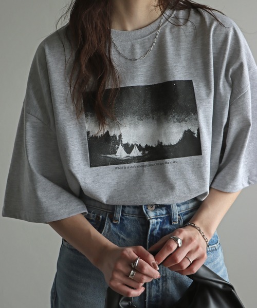 COURO（コウロ）の「HAL×COURO ランドスケープフォトプリントTシャツ（Tシャツ/カットソー・レディース・ブラック/オフホワイト/グレー・FREE）」の14枚目の写真