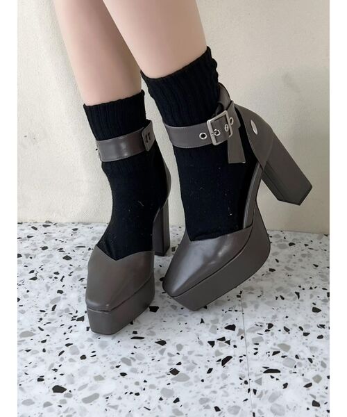 EATME(イートミー)の「ベルトパンプス(パンプス・レディース・ブラック/ブラウン/アイボリー・S/M/L)」の14枚目の写真