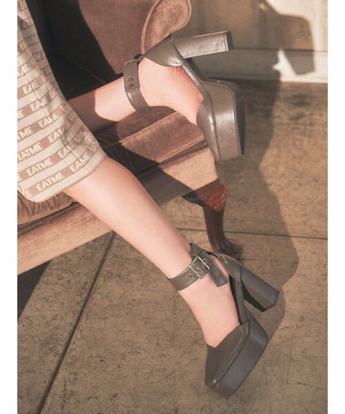 EATME(イートミー)の「ベルトパンプス(パンプス・レディース・ブラック/ブラウン/アイボリー・S/M/L)」の16枚目の写真