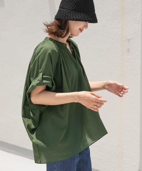 URBAN RESEARCH DOORS（アーバンリサーチドアーズ）の「コットンボイルロールアップスリーブブラウス（シャツ/ブラウス・レディース・グリーン/ネイビー/グレー系その他/オフホワイト・MEDIUM）」の17枚目の写真