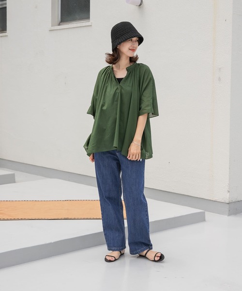 URBAN RESEARCH DOORS（アーバンリサーチドアーズ）の「コットンボイルロールアップスリーブブラウス（シャツ/ブラウス・レディース・グリーン/ネイビー/グレー系その他/オフホワイト・MEDIUM）」の10枚目の写真