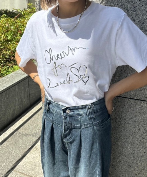 Unitage(ユニテージ)の「箔プリントTEE(Tシャツ/カットソー・レディース・ホワイト/ネイビー・FREE)」の3枚目の写真