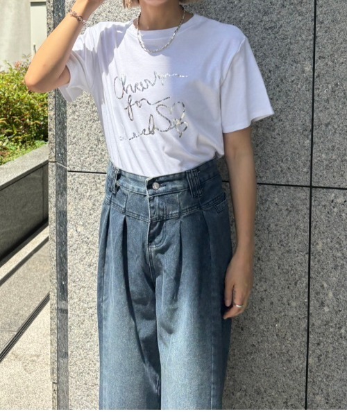 Unitage(ユニテージ)の「箔プリントTEE(Tシャツ/カットソー・レディース・ホワイト/ネイビー・FREE)」の6枚目の写真