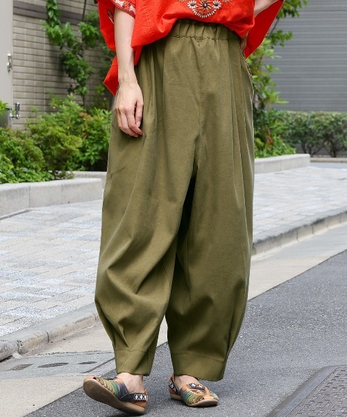 チチカカ（チチカカ）の「ピーチスキンエッグタックパンツ【大きいサイズ】（その他パンツ・レディース・アイボリー/カーキ/ネイビー/ベージュ・3L）」の3枚目の写真
