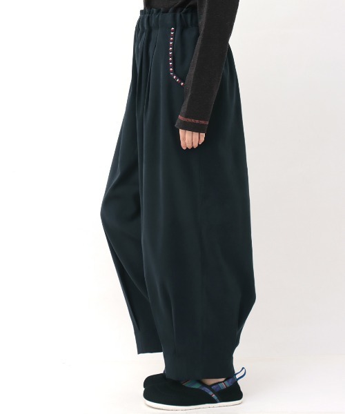 チチカカ（チチカカ）の「ピーチスキンエッグタックパンツ【大きいサイズ】（その他パンツ・レディース・アイボリー/カーキ/ネイビー/ベージュ・3L）」の17枚目の写真