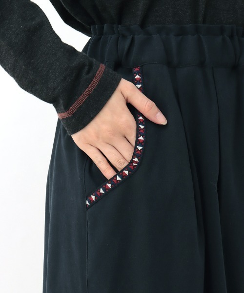 チチカカ（チチカカ）の「ピーチスキンエッグタックパンツ【大きいサイズ】（その他パンツ・レディース・アイボリー/カーキ/ネイビー/ベージュ・3L）」の12枚目の写真