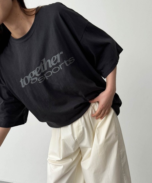 CANAL JEAN(キャナルジーン)の「El mar together sportsオーバーサイズ半袖Tシャツ(Tシャツ/カットソー・レディース・ホワイト/ブラック/ブルー・ONE SIZE)」の2枚目の写真