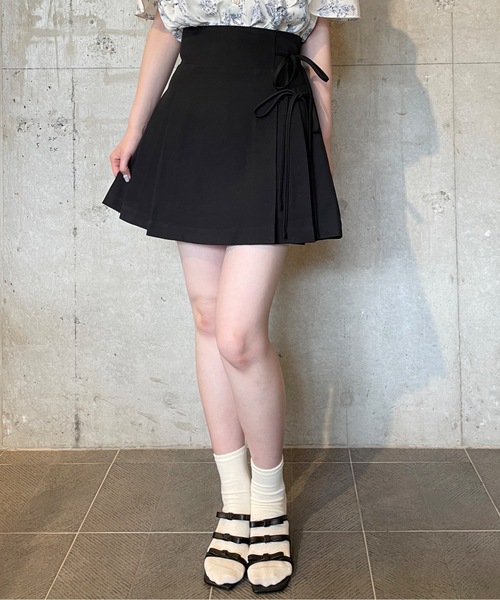 TORTE(トルテ)の「リボンラッププリーツスカート(スカート・レディース・グレー/ブラック/ホワイト系その他・FREE)」の2枚目の写真