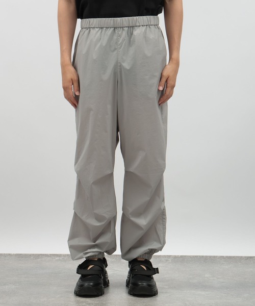 LAKOLE(ラコレ)の「さらさらナイロンEASYパンツ / 133140(その他パンツ・メンズ・ブラック/ライトグレー/キャメル・X-LARGE/MEDIUM/LARGE)」の8枚目の写真