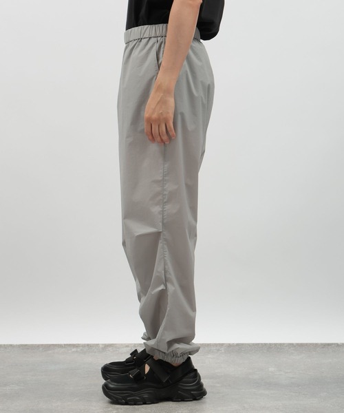 LAKOLE(ラコレ)の「さらさらナイロンEASYパンツ / 133140(その他パンツ・メンズ・ブラック/ライトグレー/キャメル・X-LARGE/MEDIUM/LARGE)」の7枚目の写真