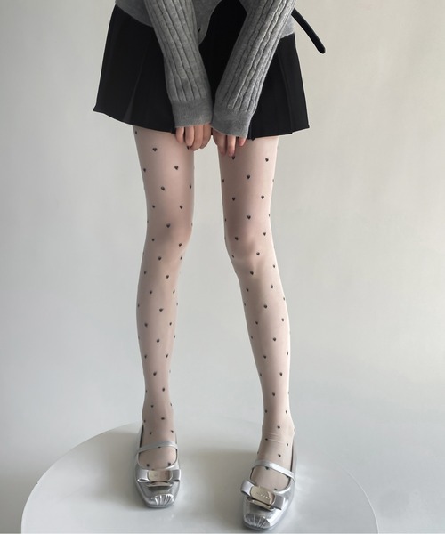 Jasmine Grandiflorum（ジャスミングランディフローラム）の「【Jasmine】ハート/リボン/ドットストッキング（タイツ/ストッキング・レディース・ホワイト系その他/ホワイト系その他3/ブラック系その他4/ブラック系その他6/ホワイト系その他2/ホワイト系その他4/ブラック系その他/ブラック系その他3/ブラック系その他5/グレー/ホワイト系その他5/ホワイト系その他6/ブラック系その他2/チョコ・FREE）」の5枚目の写真