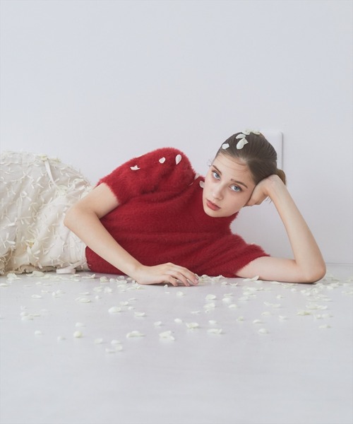 REDYAZEL（レディアゼル）の「フェザーライク半袖ニットプルオーバー（ニット/セーター・レディース・レッド/ブラック/オフホワイト・FREE）」の11枚目の写真