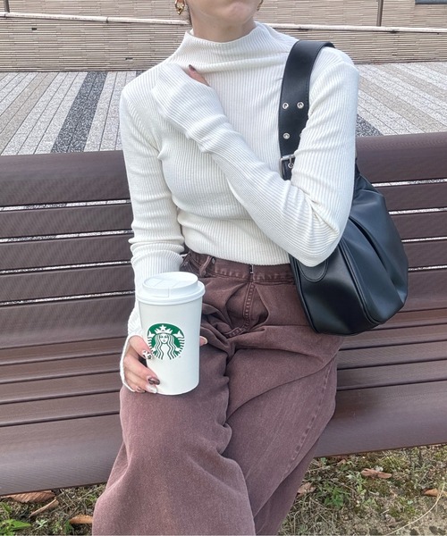 y/m by misato（イムバイミサト）の「サムホールリブプチハイネックトップス（ニット/セーター・レディース・アイボリー/ブラック/杢グレー/オレンジ・FREE）」の2枚目の写真