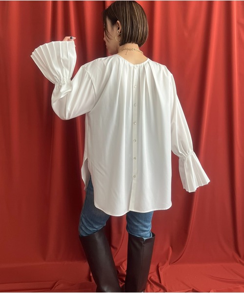 LHELBIE（レルビエ）の「プリーツカフス2WAYシャツ（シャツ/ブラウス・レディース・ブラック/オフホワイト・M）」の4枚目の写真