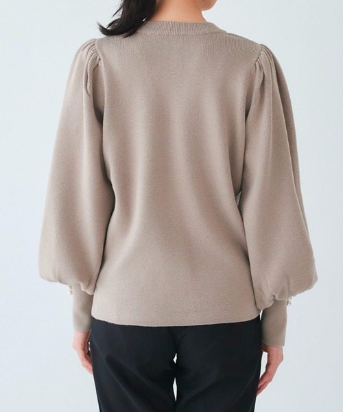 RUIRUE BOUTIQUE(ルイルエブティック)の「洗える | 選べるデザイン パールボタン アンチピリング ニット(袖口パール) | 長袖 トップス 体型カバー ボリューム袖 オフィスカジュアル 通勤服 お手入れ簡単 プルオーバー セーター(ニット/セーター・レディース・アイボリー/ブラック/グレイッシュベージュ・L/M)」の11枚目の写真