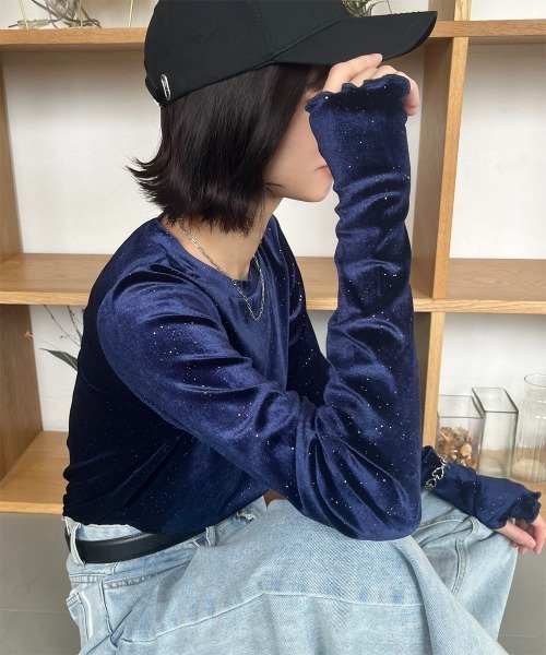 Rejoule（リジュール）の「フィンガーホールラメベロアトップス（Tシャツ/カットソー・レディース・ネイビー/ブラック/チャコールグレー・FREE）」の11枚目の写真