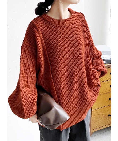 reca（レカ）の「ボリューム袖ワッフルニット（ニット/セーター・レディース・ライム/オートミール/チャコールグレー/レッド・M）」の4枚目の写真