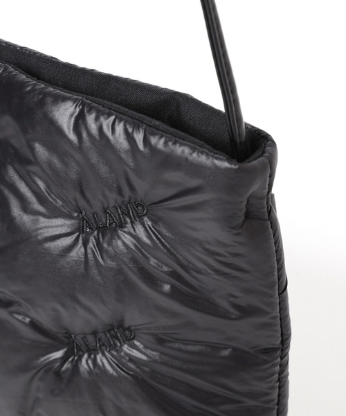 ALAND（エーランド）の「【UNISEX】ALAND／シュウロゴショルダーBAG（ショルダーバッグ・レディース・ブラック/ホワイト/ボルドー・FREE）」の7枚目の写真