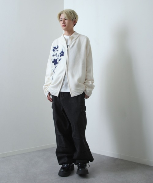 NILWAY（ニルウェイ）の「スラブ デニム ワイド グランジ カーゴパンツ（カーゴパンツ・メンズ・ブルー/ブラック/ブラック系・MEDIUM/SMALL/X-LARGE/LARGE）」の6枚目の写真