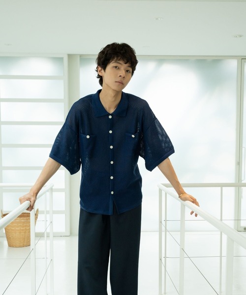 skoool(スクール)の「メッシュニット半袖シャツ/透かし編みデザイン × レイヤード仕様(シャツ/ブラウス・メンズ・ネイビー/アイボリー/レッド・LARGE/MEDIUM/SMALL)」の5枚目の写真