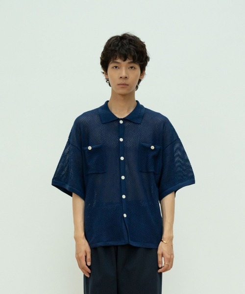 skoool(スクール)の「メッシュニット半袖シャツ/透かし編みデザイン × レイヤード仕様(シャツ/ブラウス・メンズ・ネイビー/アイボリー/レッド・LARGE/MEDIUM/SMALL)」の14枚目の写真