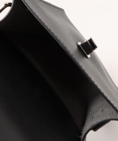Subciety(サブサエティ)の「Faux leather mini shoulder bag(ショルダーバッグ・メンズ・ブラック・FREE)」の8枚目の写真